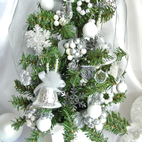 ライトを付けなくてもキラキラ Snow White & Silver Christmas