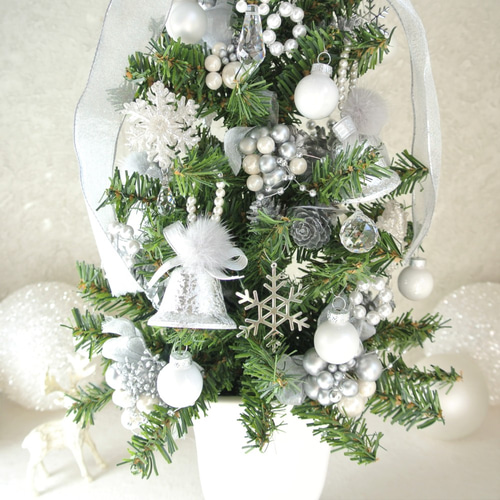 ライトを付けなくてもキラキラ Snow White & Silver Christmas