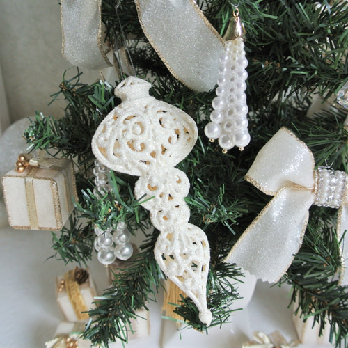 上品華やか♡リボンとプレゼントボックスのクリスマスツリー ホワイト