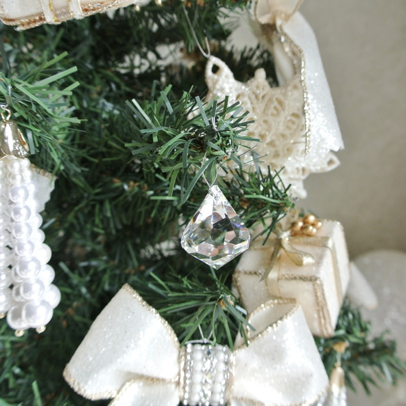 上品華やか♡リボンとプレゼントボックスのクリスマスツリー　ホワイト×ゴールド　高さ約63㎝　R&yCH48 8枚目の画像
