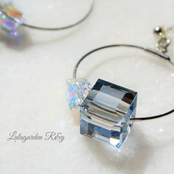 Blue Cube  Earrings 　イヤリング　樹脂イヤリング　109 2枚目の画像