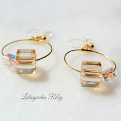 Gold Cube  Earrings 　イヤリング　樹脂イヤリング　R&y108 2枚目の画像