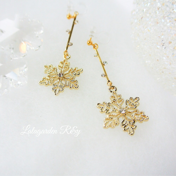 Snow Gold Earrings  雪の結晶 イヤリング　ピアス　樹脂ノンホールピアス　R&y118 4枚目の画像