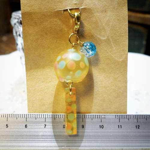 夏涼みー風鈴ー」ストラップ 黄色 水玉模様 キーホルダー kuro 