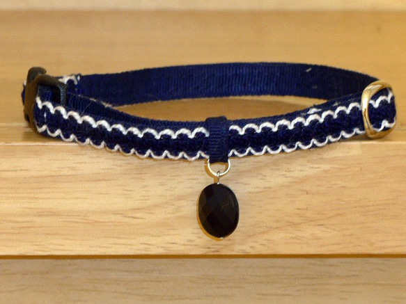 猫の首輪　ネイビ－　ビーズ 1枚目の画像