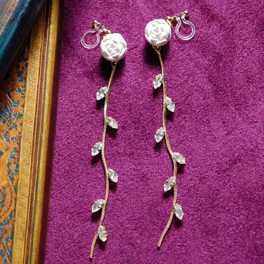 【送料無料／ピアス有】I am worthy of you／ Schnucki