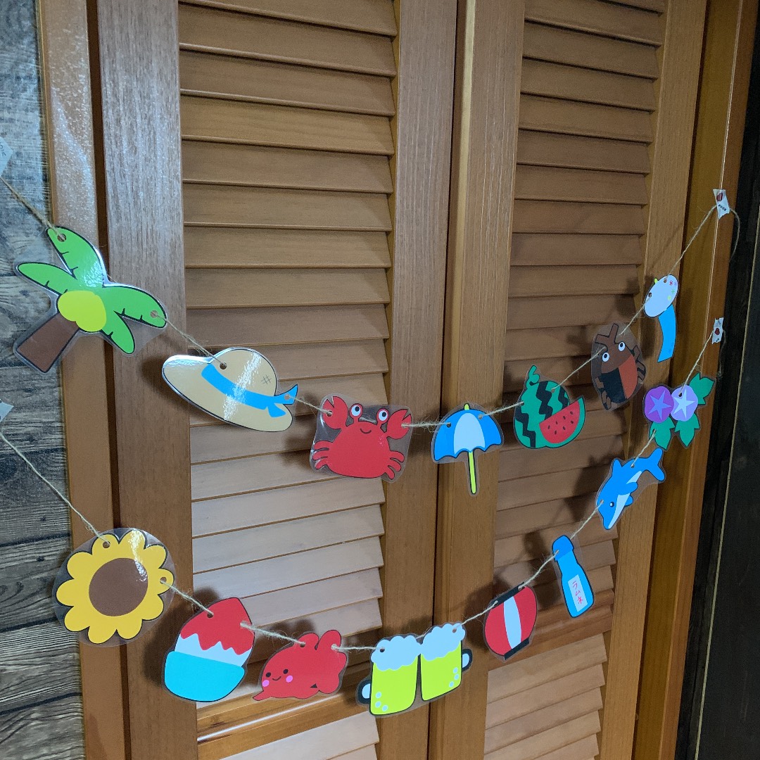 お部屋のアクセントに　ハンドメイド月相ガーランド 秋めいてきました。 夜も長くなり、自宅では明かりと過ごす時間