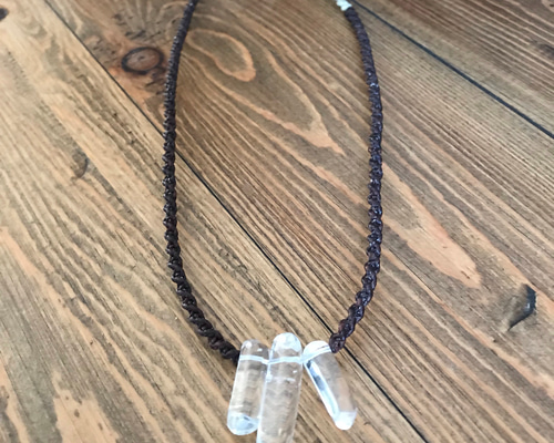 juju  水晶ネックレス あみあみ水晶ネックレス ラテカラー ネックレス・ペンダント