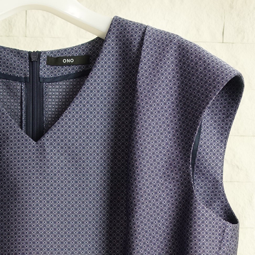 ただいま20％OFF!! ショルダータックブラウス　素材名:七宝つなぎ（パープル／ネイビー）