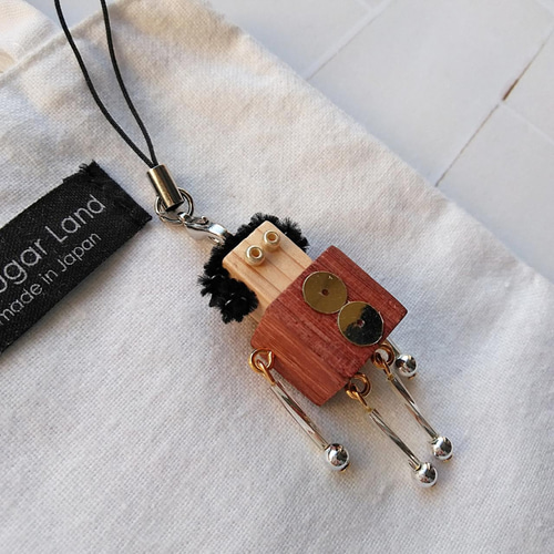 頭に受話器を乗せた黒電話ロボットストラップ☆木のハンドメイド