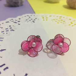甜美粉紅珍珠鐵絲花耳環耳夾 第2張的照片