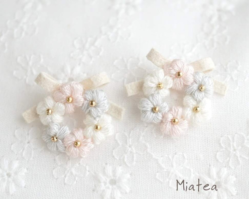 純粋な心（リースタイプ）＊刺繍糸アクセサリー＊手編みの小さな