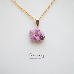 誕生石２月（アメジスト）14KGF・天然石＊刺繍糸アクセサリー＊手編みの小さなお花のネックレス＊Sherry（シェリー） 2枚目の画像