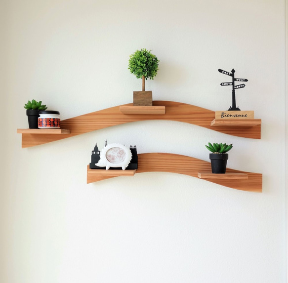 ウェーブなウォールシェルフ(雲type) / 壁掛け 飾り棚 壁掛けラック