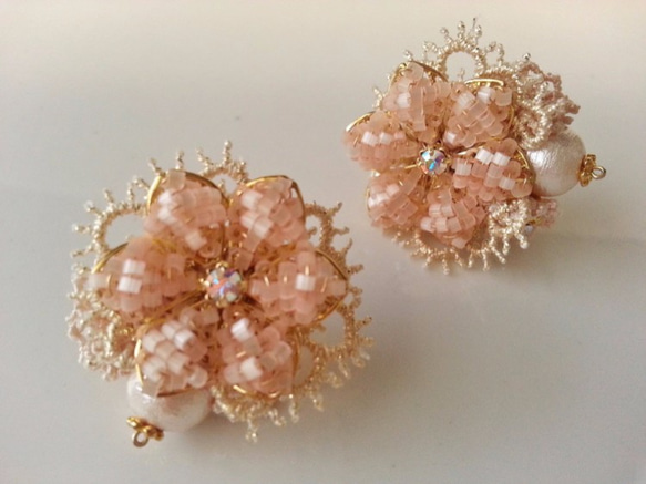 [定做]棉珍珠花花束/耳環S（珊瑚粉） 第2張的照片
