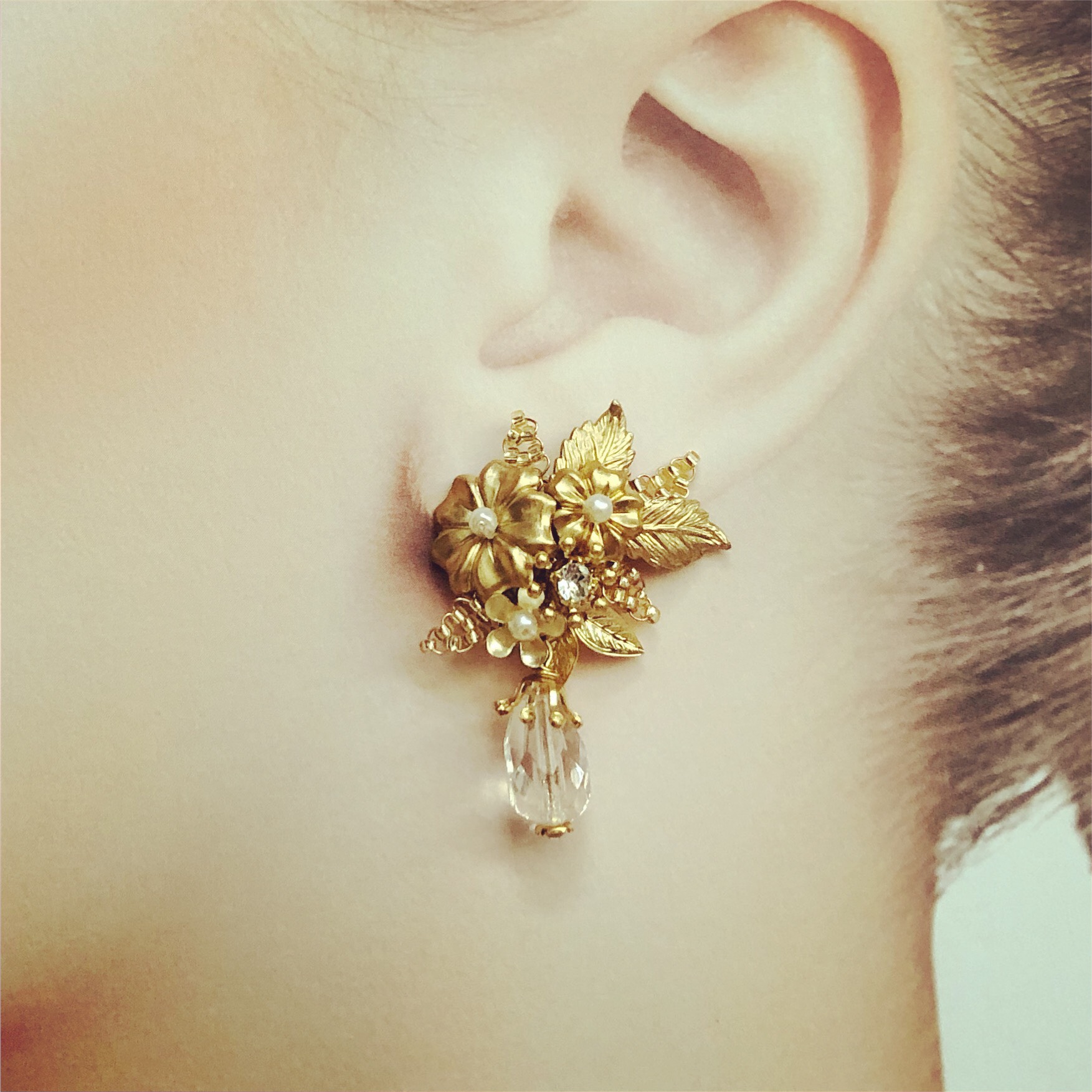 antique flower glass drop イヤリング(ピアス可)