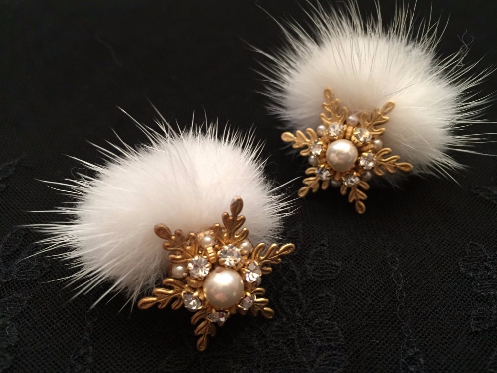 [受注制作]雪の結晶ピアス（スタッドタイプ・ファーキャッチ）