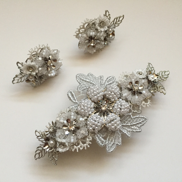 [受注制作]antique flower bijoux イヤリング(white&silver) 2枚目の画像