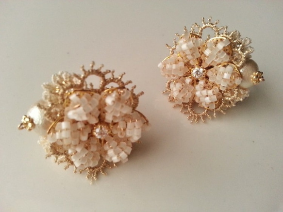 [定制訂單]棉珍珠花花束/耳環S（奇斯卡） 第1張的照片