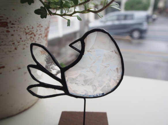 ステンドグラスの鳥・白とクリアーのガラス 2枚目の画像