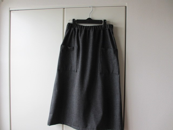 ゆったりめのストレッチのスカート 4枚目の画像