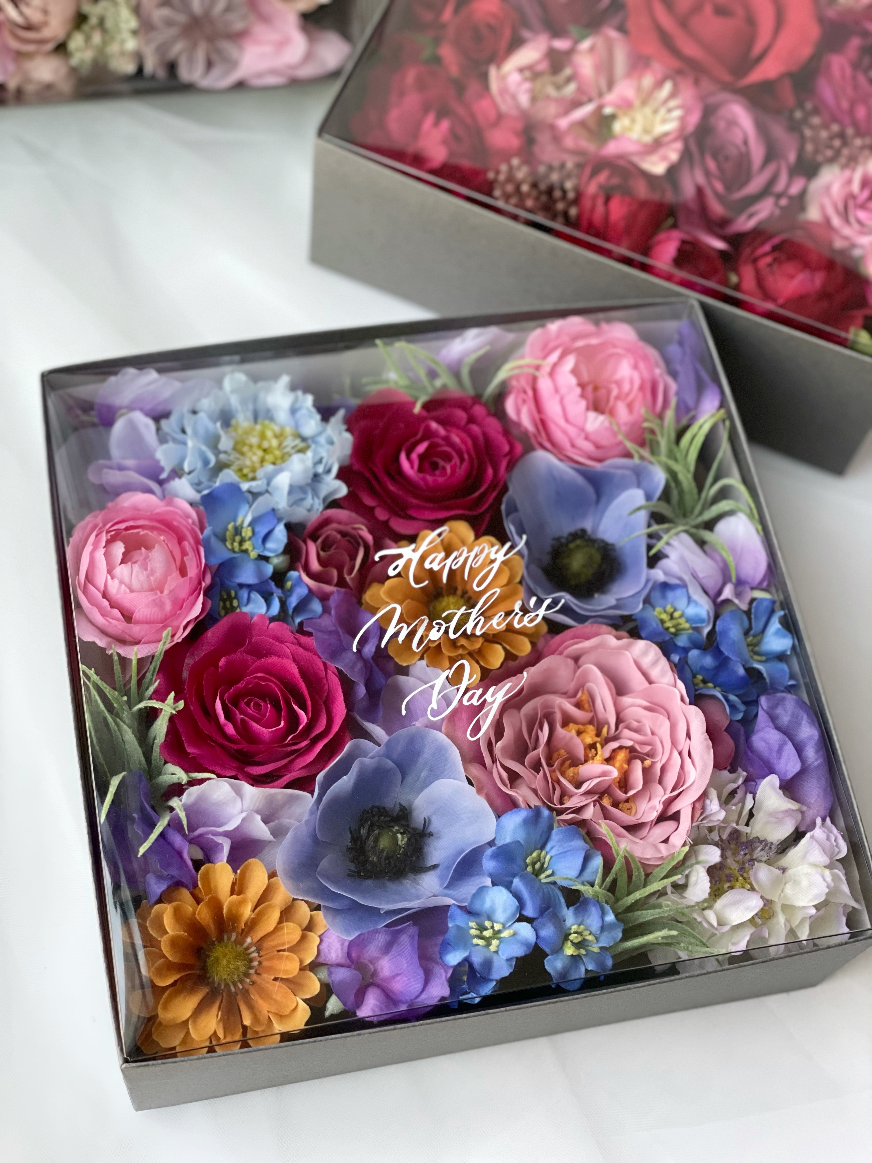 贈り物にピッタリ◎当店オリジナルボックス！カリグラフィー 手書き●高品質造花 アーティフィシャルフラワーアレンジメント 8,360円