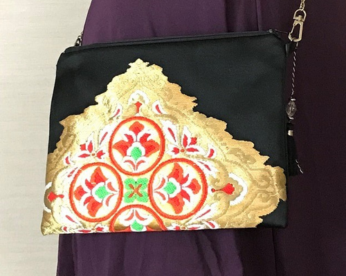 2681 豪華刺繍　タッセル付き正絹収納ボックス　帯リメイク 2515豪華刺繍 お正月にピッタリな正絹テーブルランナー 帯