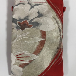 帯リメイク　金襴緞子　オンリーワン　スマホケース　ショルダーポーチ　第一印象◎　正絹 6枚目の画像