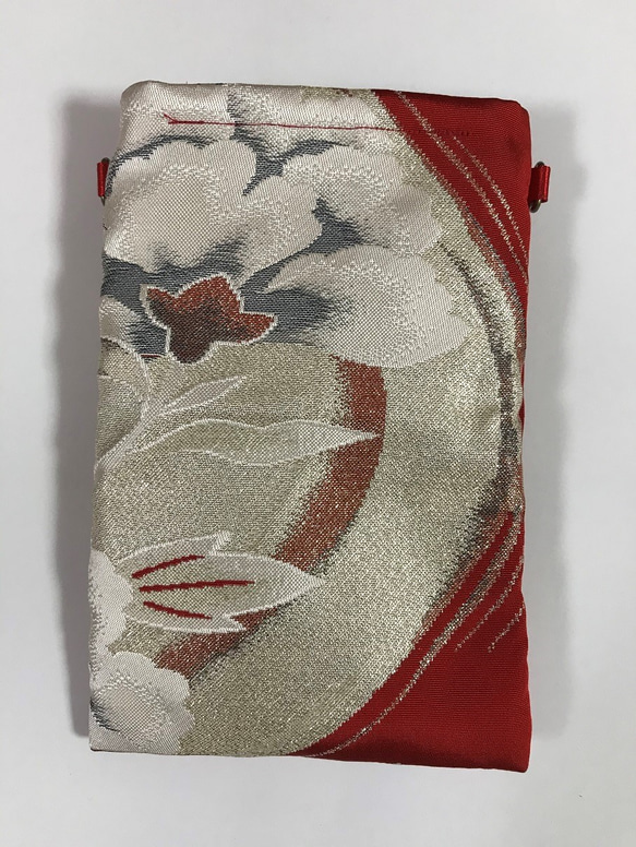 帯リメイク　金襴緞子　オンリーワン　スマホケース　ショルダーポーチ　第一印象◎　正絹 6枚目の画像