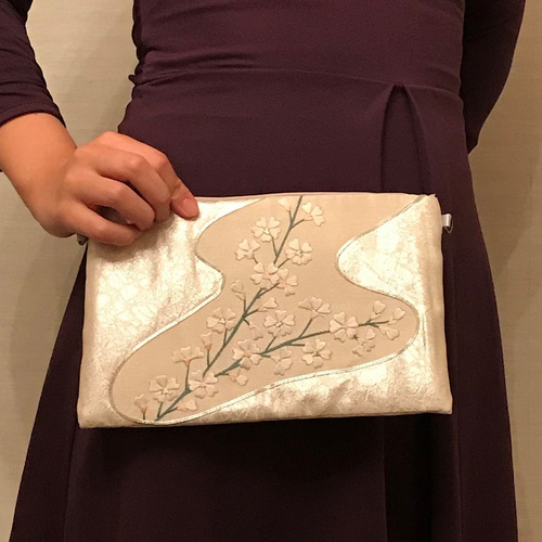 2681 豪華刺繍　タッセル付き正絹収納ボックス　帯リメイク 留袖リメイク】一本手ボックスバッグ 正絹 No.5ZI-0040-00の通販
