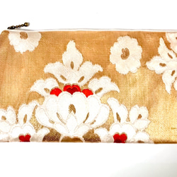 帯リメイク　金襴緞子（きんらんどんす）　古き良き時代のヴィンテージ　正絹　金糸の花柄　ポーチ　日常使いに 2枚目の画像