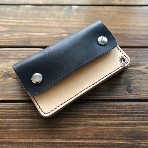 ヌメ革/丘染めBLACK ミドルトラッカーウォレット】 二つ折り財布 yc_