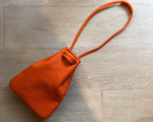 本革 レザー巾着バック シュリンク型押しオレンジ】 巾着バッグ yc_