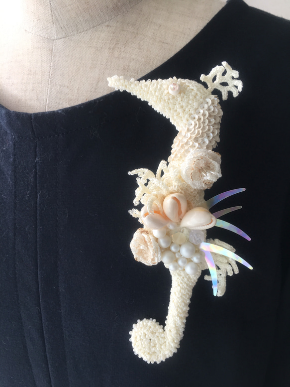 人魚の胸飾り brooch 2枚目の画像