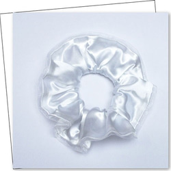 サテン生地シュシュ⭐︎パールフリンジ付き⭐︎白 シュシュ パール付き リボン サテン : ZOZOTOWN Yahoo!店 - 通販