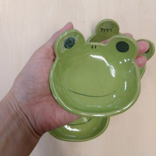 カエルの豆皿 薬味皿・豆皿 ピータンハウス 通販 7804056｜Creema