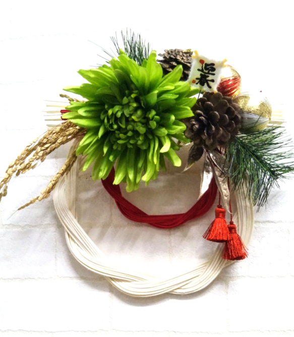 大輪の菊のお正月しめ縄飾り 1枚目の画像