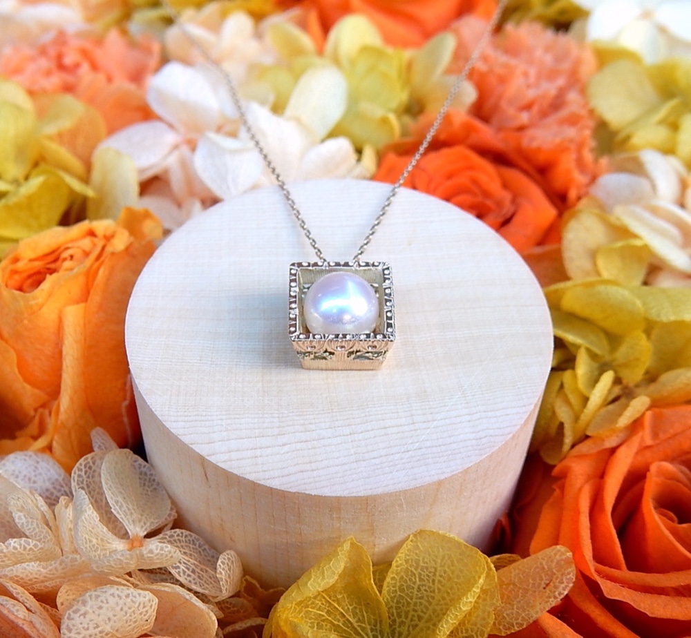 Collana ”Fiore scatola”　ー花の箱のネックレスー　K10YG/パール/ネックレス