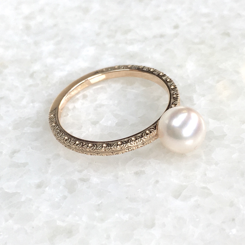 Decorato anello “ruscello” 　ー飾り彫りリング ”細流”ー　K10YG/パール/リング