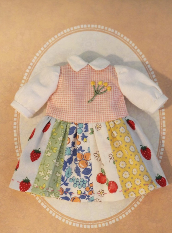 Holala、Blytheブライス尺寸手工日本布拼接娃洋裝(粉紅色黃果實款) 第1張的照片
