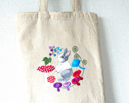 ウサギちゃん毒キノコに気を付けて‼＊刺繍トートバッグ トート