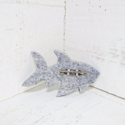 サメ*刺繍ブローチ 2枚目の画像