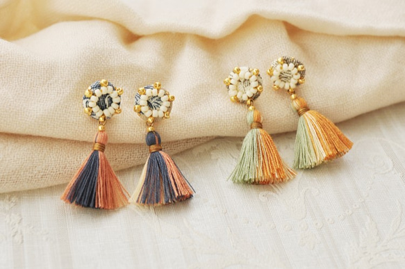 ロゼットタッセルピアス ピアス（スタッド・一粒） tassel de sica 