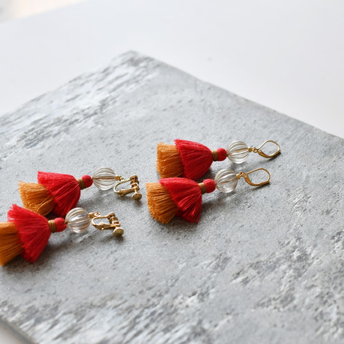 なつ 2段タッセルピアス・イヤリング red ピアス（フック・チェーン