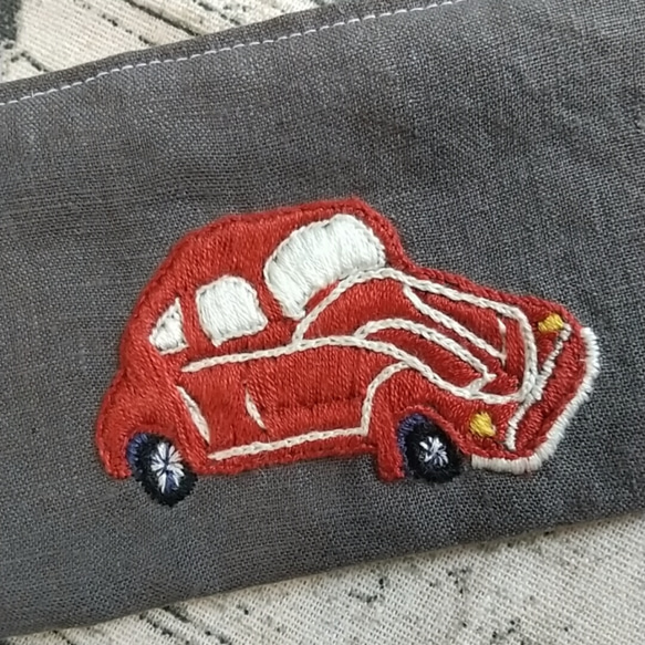 かわいい刺繍秋色ペンケース  車 2枚目の画像