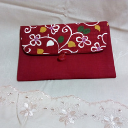 珠飾圓滿紅包袋/存摺袋/紙鈔袋/萬用收納袋/紅底流線花朵布款 第2張的照片