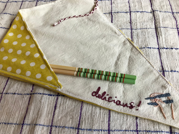 刺繍入りくるくる箸袋［ドット黄みどり］ 1枚目の画像