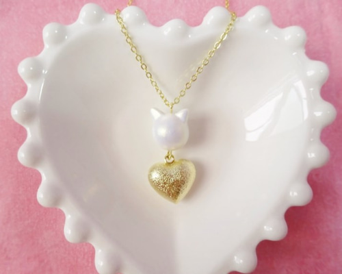 キラキラハートとにゃんこネックレス ネックレス・ペンダント NCC