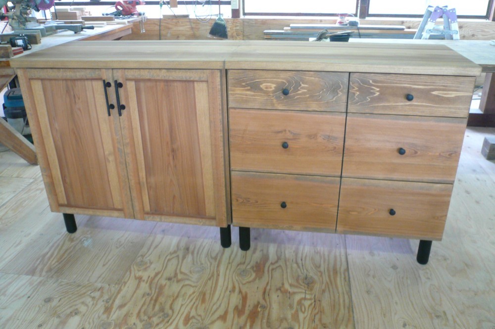 新生活応援キャンペーン　天然木のナチュラルなカウンターキャビネット+チェスト引き出し6杯付き（２分割）オール無垢仕様