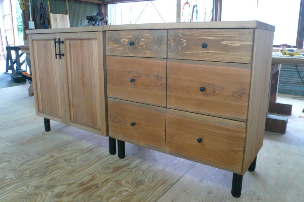 新生活応援キャンペーン　天然木のナチュラルなカウンターキャビネット+チェスト引き出し6杯付き（２分割）オール無垢仕様